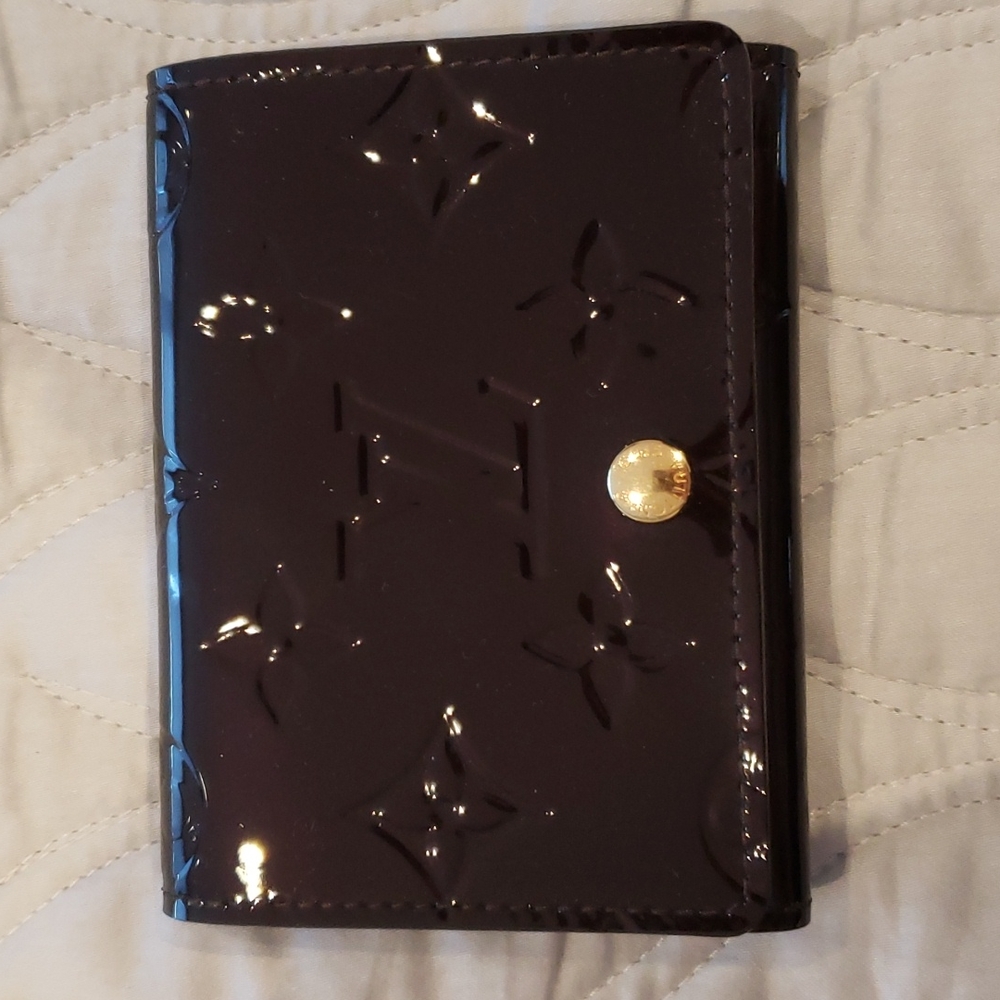 Louis Vuitton authentic vernis patent leather card holder great condition